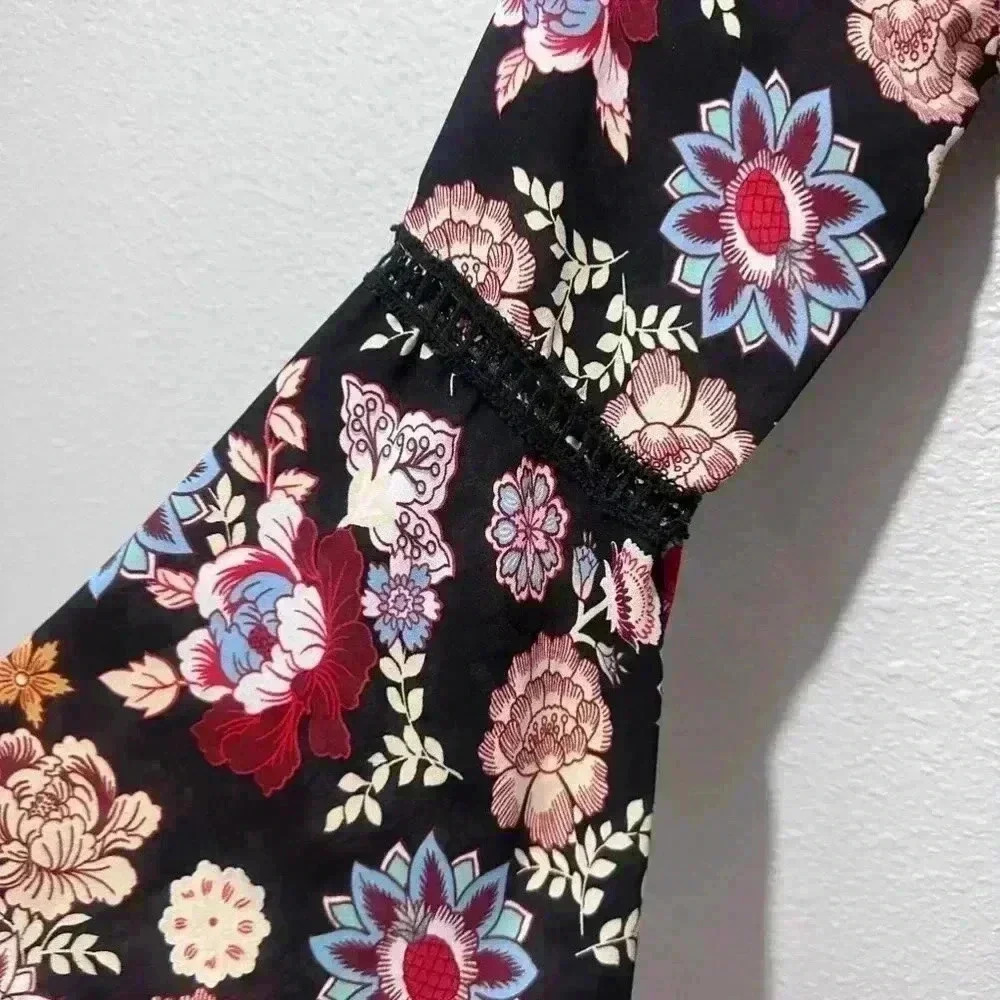 Beautiful floral dress for juniors, woman. Size small. With bell sleeves! - Picture 8 of 8